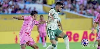 花滑全锦赛开幕 冬奥资格竞争激烈