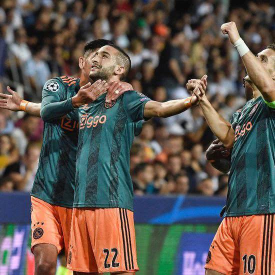 顽强表现 顽强表现